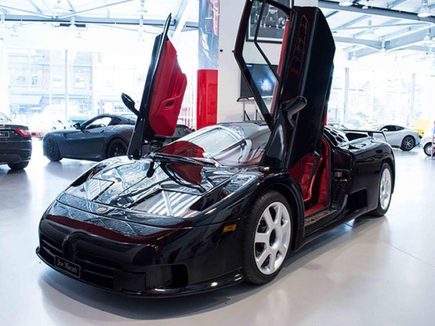 Un Bugatti EB110 SS de colección por un millón de euros